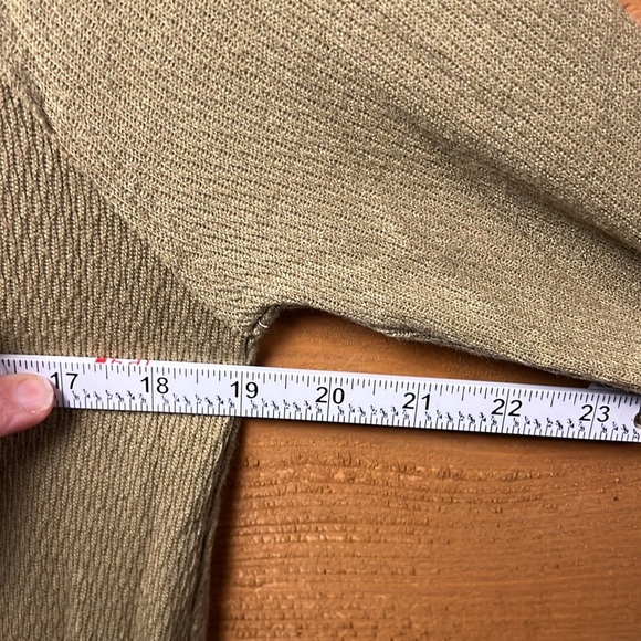 Free People We The Free Olive Green Long Sleeve Top Side Slits Soft Xs oversized - Picture 2 of 9